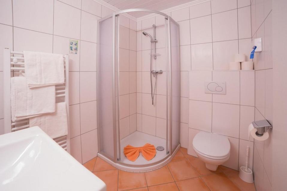 Hotel Neuwirt Бухен Экстерьер фото